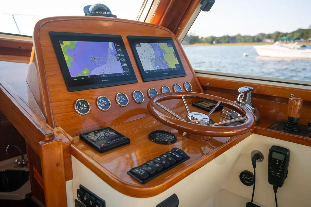 EROICA 2005 Hinckley Talaria 40 Yacht For Sale in Bristol RI EROICA 2005 Hinckley Talaria 40 Yacht For Sale in Bristol RI