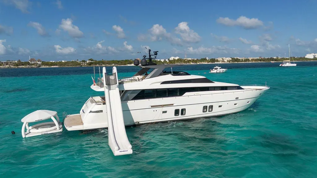 2016 Sanlorenzo SL96 Yacht For Sale in Cancun 2016 Sanlorenzo SL96 Yacht For Sale in Cancun