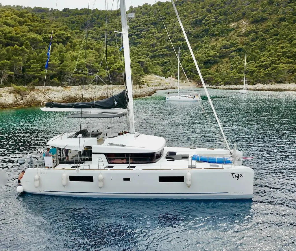 Tiga 2020 Lagoon 52 F Yacht For Sale in Sibenik Tiga 2020 Lagoon 52 F Yacht For Sale in Sibenik
