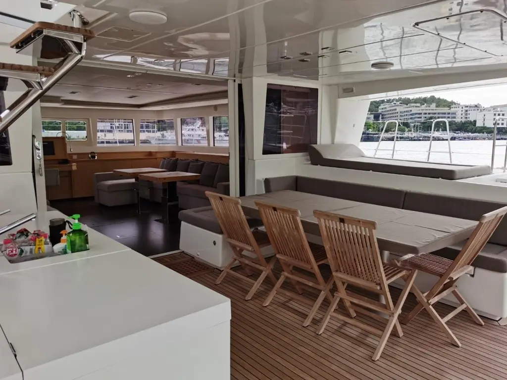 ER YUE HUA HAO 2014 Lagoon 620 Yacht For Sale in Hong Kong ER YUE HUA HAO 2014 Lagoon 620 Yacht For Sale in Hong Kong