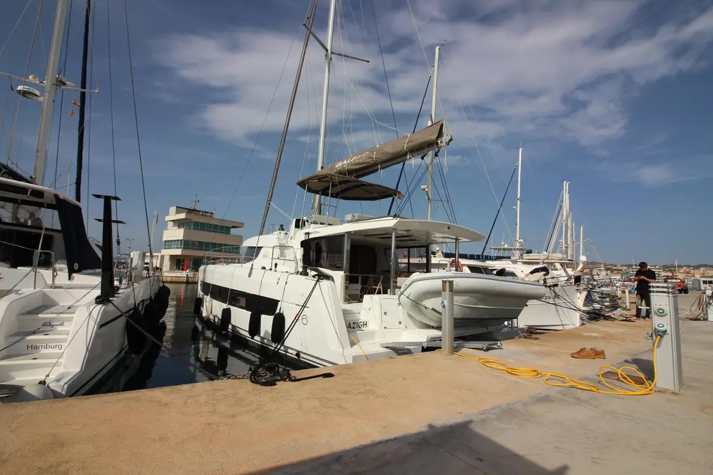  2022 Bali 4.6 Yacht For Sale in Barcelona ES-B
