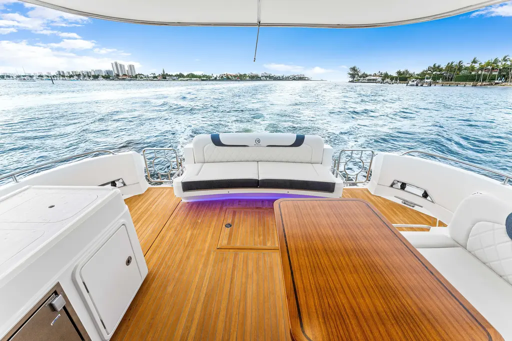 DASH 2022 Riviera 6000 Sport Yacht Platinum Edition Yacht For Sale in Block Island RI