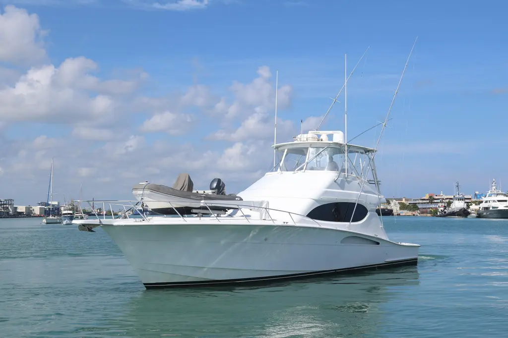2004 Hatteras 54 Convertible Yacht For Sale in SAN JUAN 2004 Hatteras 54 Convertible Yacht For Sale in SAN JUAN