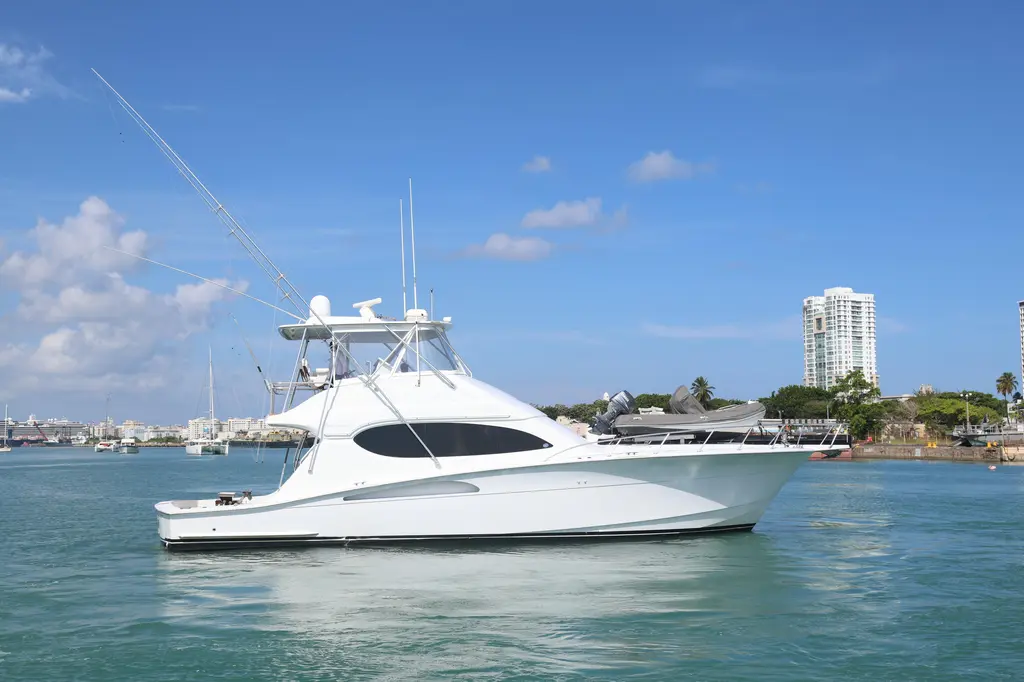 2004 Hatteras 54 Convertible Yacht For Sale in SAN JUAN 2004 Hatteras 54 Convertible Yacht For Sale in SAN JUAN