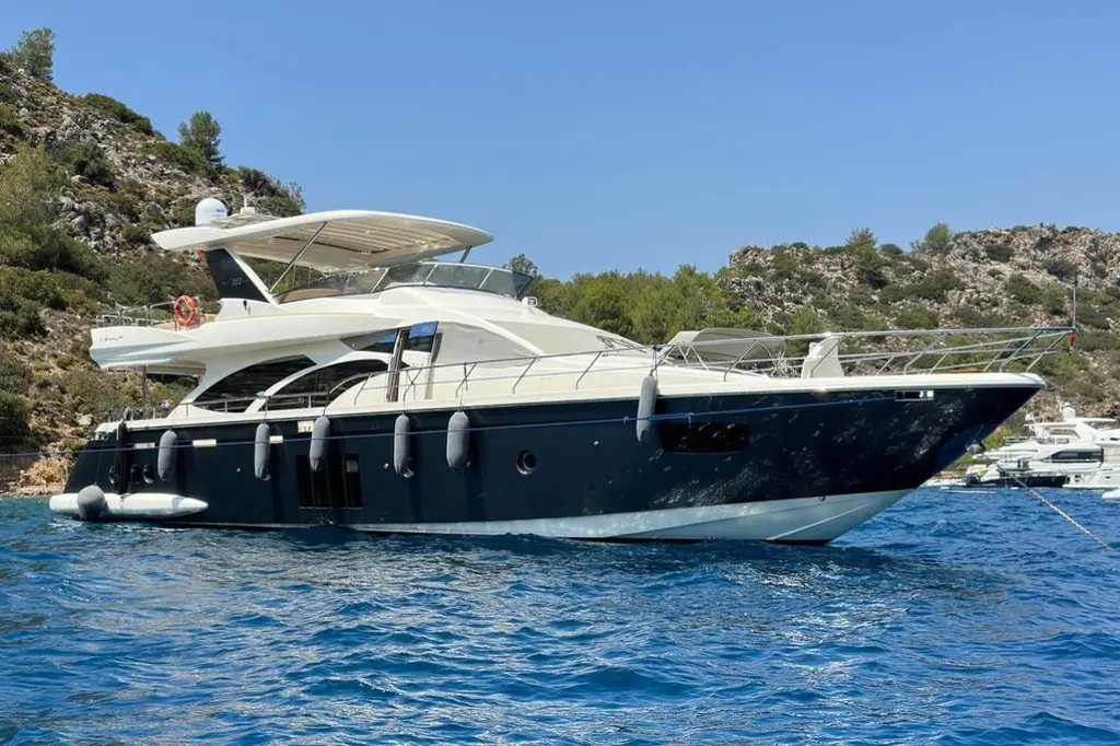 2012 Azimut 78 Yacht For Sale in South 2012 Azimut 78 Yacht For Sale in South