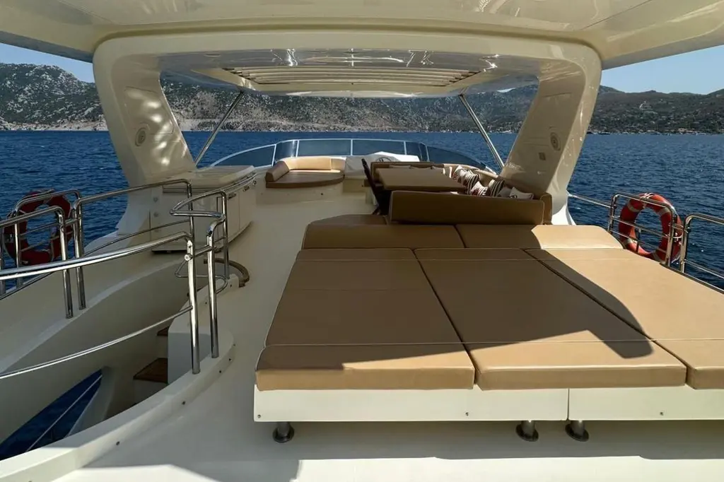 2012 Azimut 78 Yacht For Sale in South 2012 Azimut 78 Yacht For Sale in South