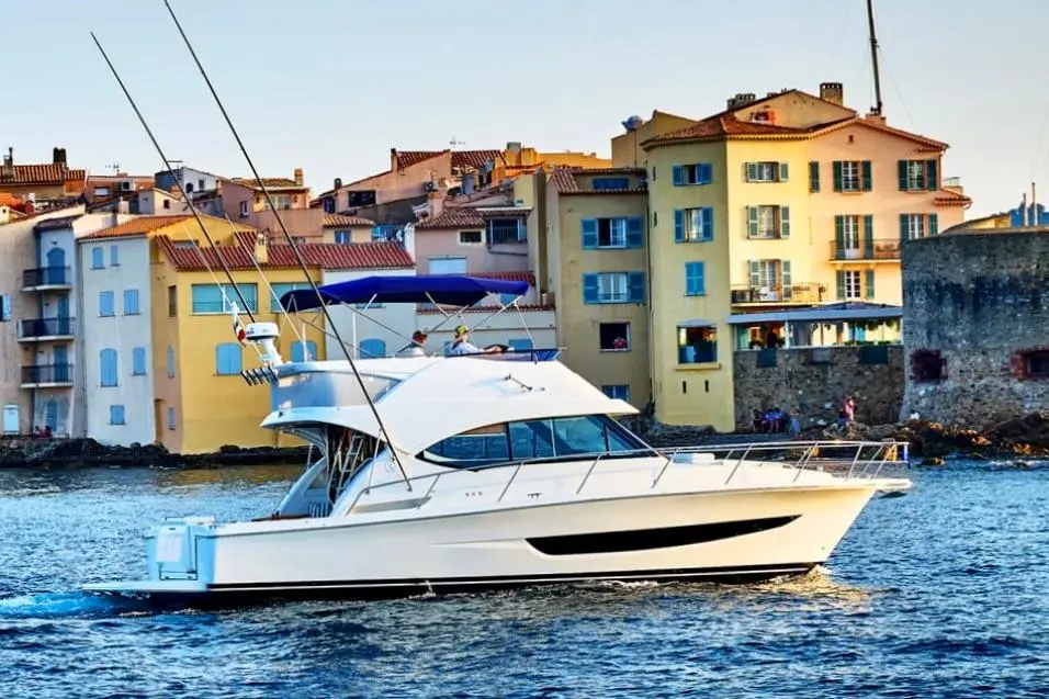 2019 Riviera 39 Sports Motor Yacht Yacht For Sale in SITGES ES-B 2019 Riviera 39 Sports Motor Yacht Yacht For Sale in SITGES ES-B