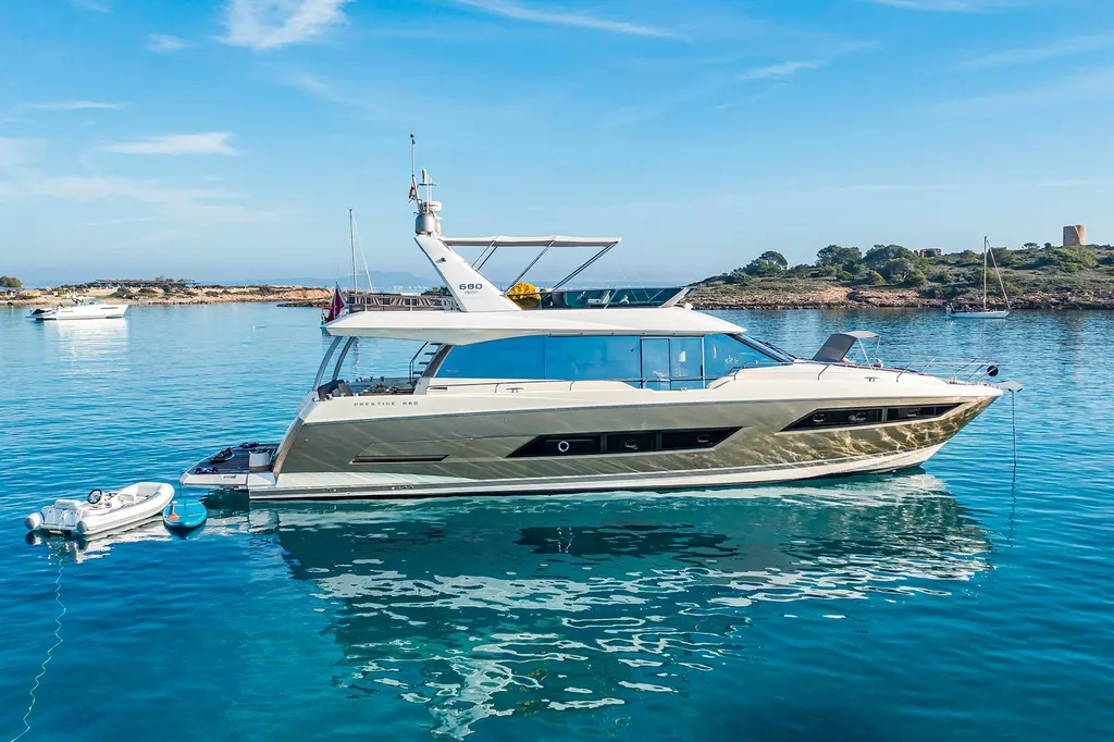 2016 Prestige 680 Yacht For Sale in Palma de Mallorca ES-PM 2016 Prestige 680 Yacht For Sale in Palma de Mallorca ES-PM