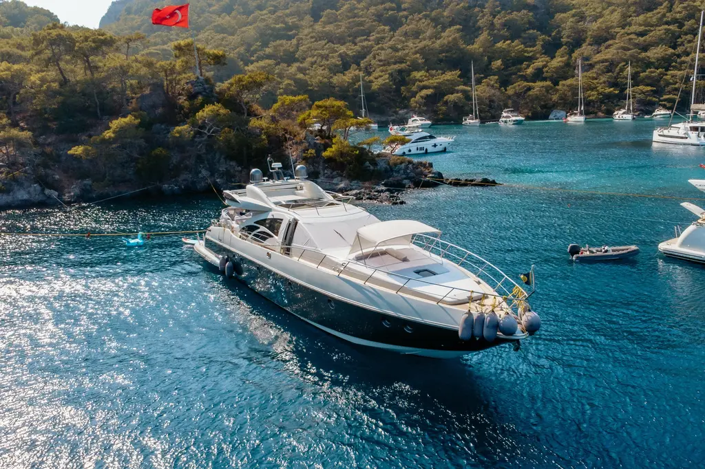 2007 Azimut 86S Yacht For Sale in South 2007 Azimut 86S Yacht For Sale in South