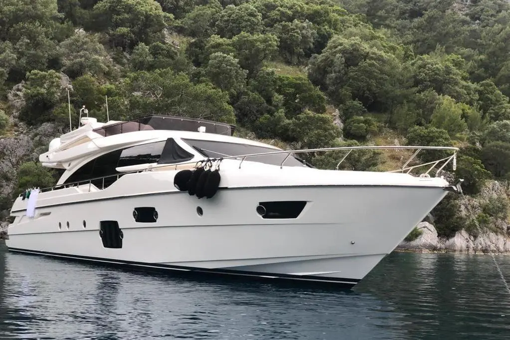 2013 Ferretti Yachts 690 Yacht For Sale in South 2013 Ferretti Yachts 690 Yacht For Sale in South