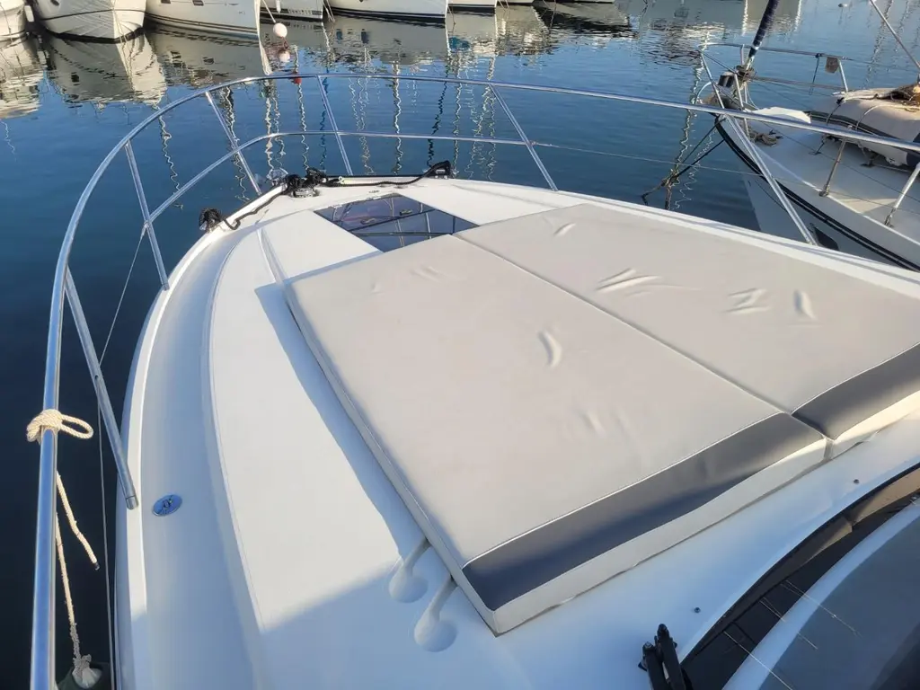 Inception 2020 Princess V40 Yacht For Sale in Hyères 83 Inception 2020 Princess V40 Yacht For Sale in Hyères 83
