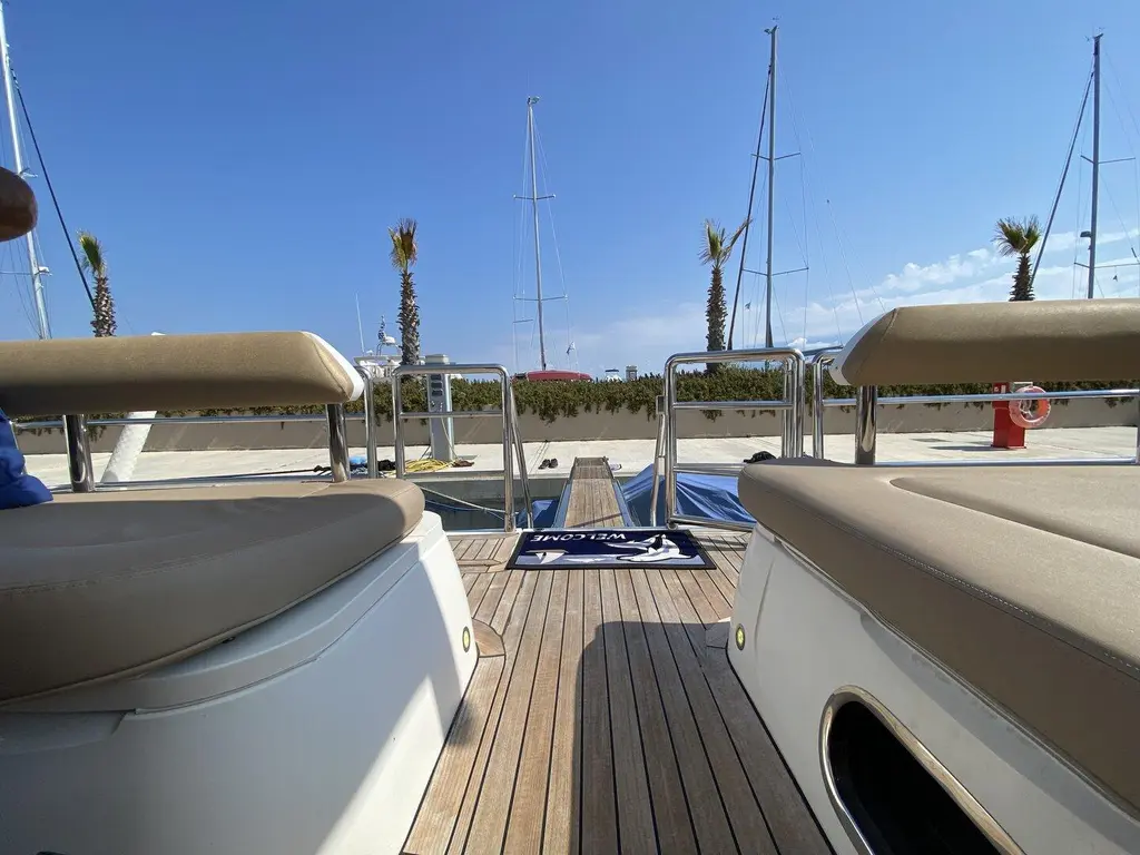 2007 Princess V65 Yacht For Sale in Athens 2007 Princess V65 Yacht For Sale in Athens
