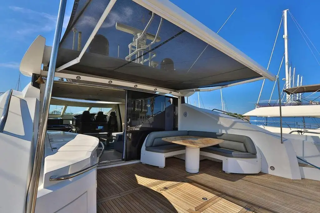 Black zen 2006 Sunseeker Predator 82 Yacht For Sale in sete Black zen 2006 Sunseeker Predator 82 Yacht For Sale in sete