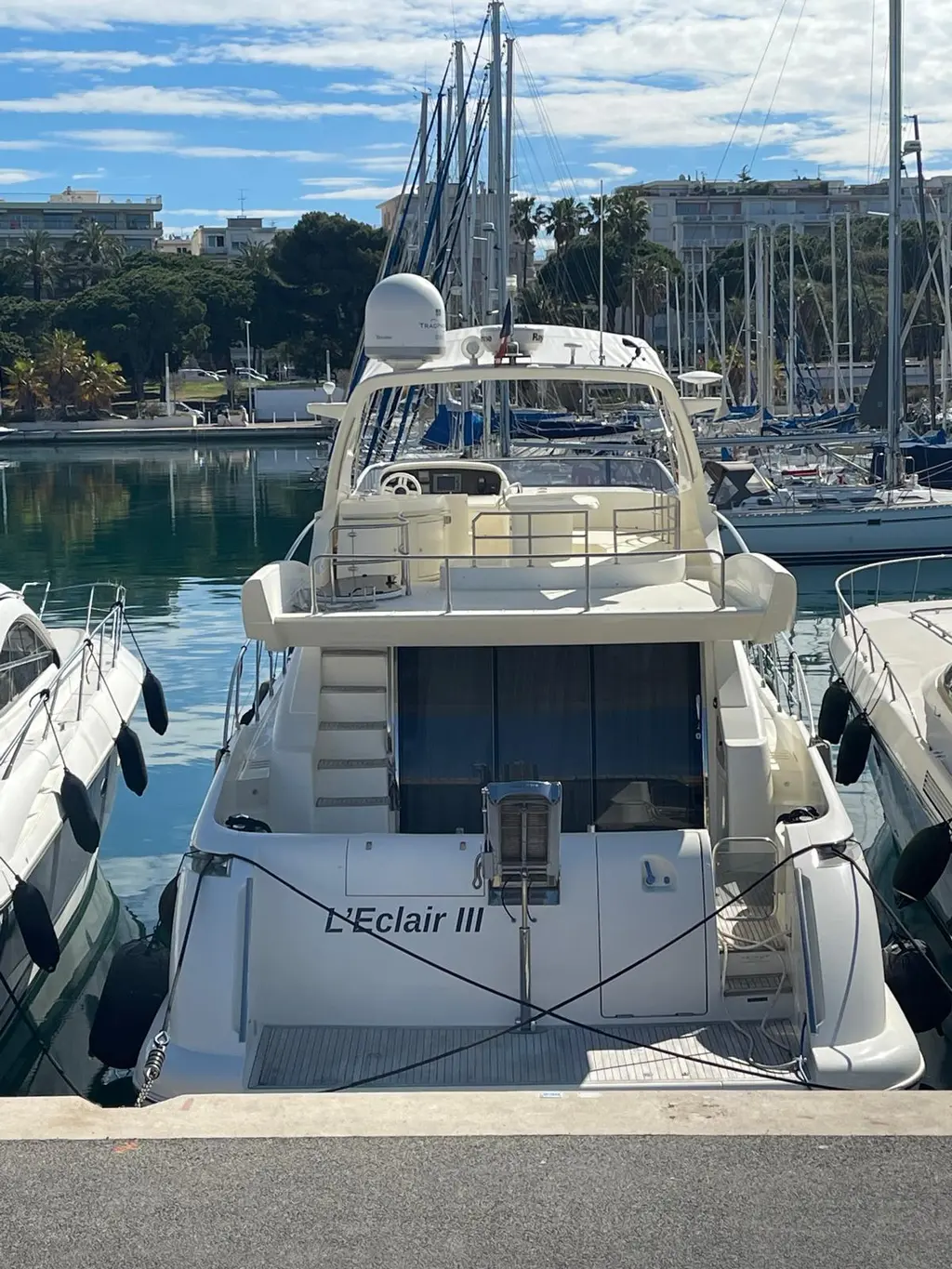 2007 Azimut 62 Yacht For Sale in Golfe Juan 06 2007 Azimut 62 Yacht For Sale in Golfe Juan 06