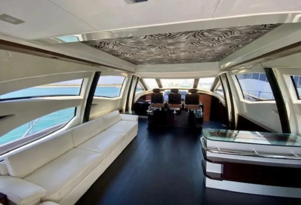 2004 Azimut 86S Yacht For Sale in Athens 2004 Azimut 86S Yacht For Sale in Athens