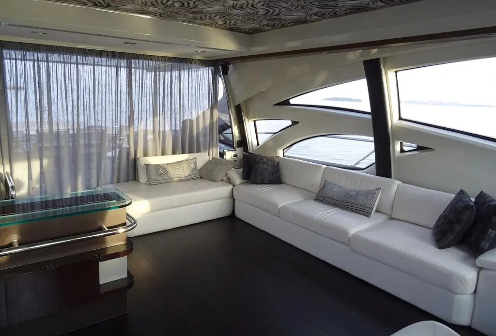 2004 Azimut 86S Yacht For Sale in Athens 2004 Azimut 86S Yacht For Sale in Athens