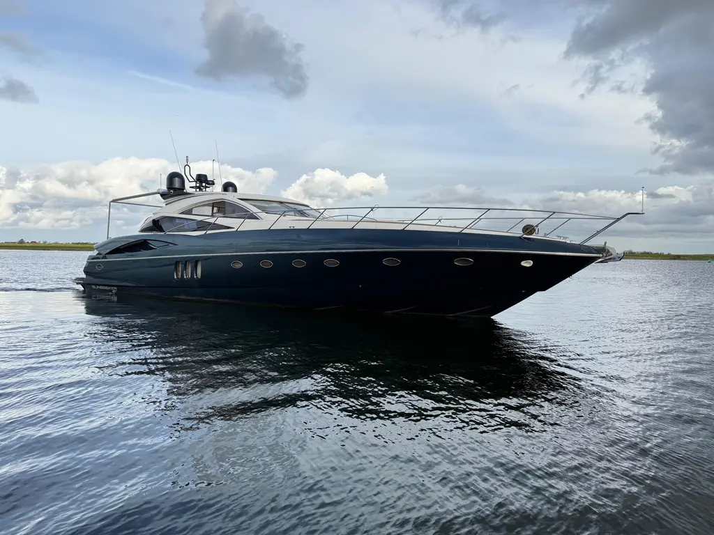 Piranha 2005 Sunseeker Predator 68 Yacht For Sale in Kamperland 
