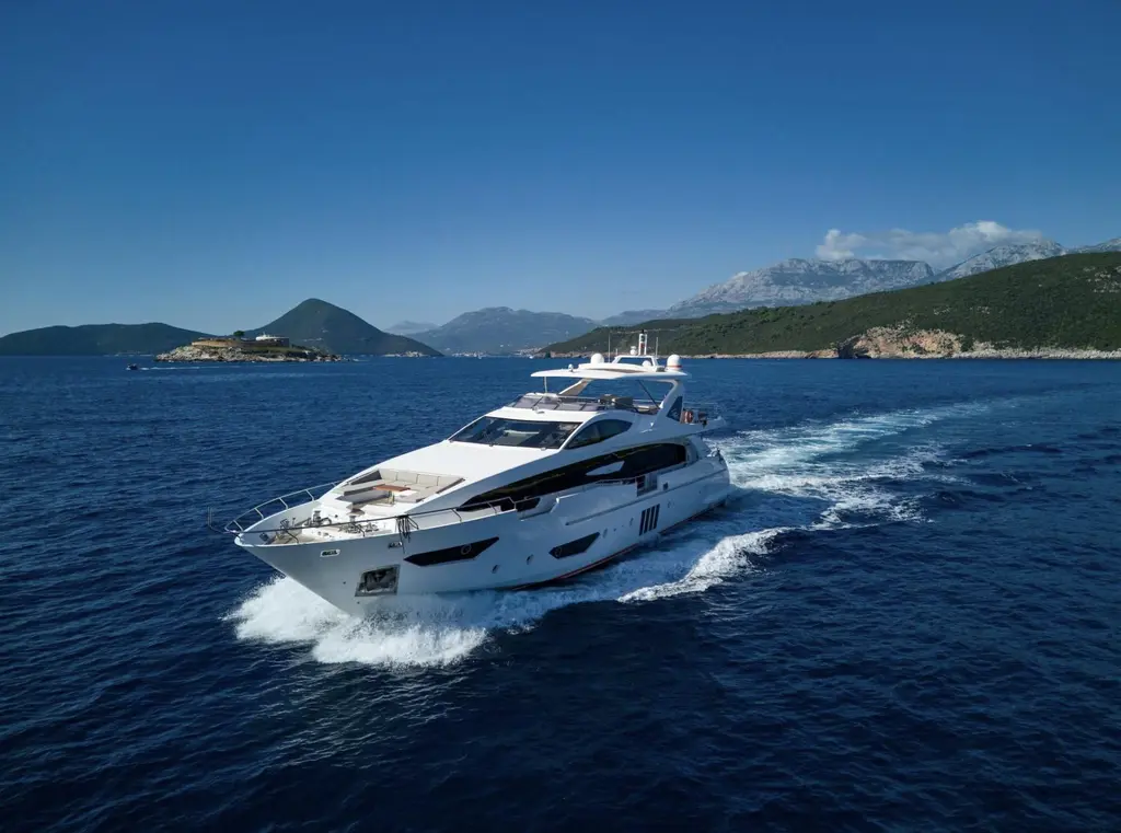 Silvia 2018 Azimut Grande 30M Yacht For Sale in Venice IT-VE Silvia 2018 Azimut Grande 30M Yacht For Sale in Venice IT-VE