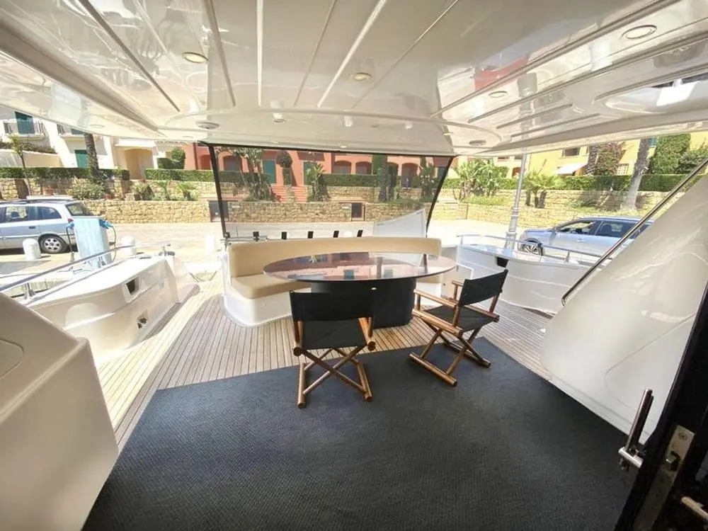 YAIZA 2000 Astondoa 82 GLX Yacht For Sale in Barcelona ES-B