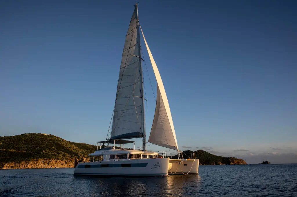 Nomada 2014 Lagoon 620 Yacht For Sale in Fort Lauderdale FL Nomada 2014 Lagoon 620 Yacht For Sale in Fort Lauderdale FL