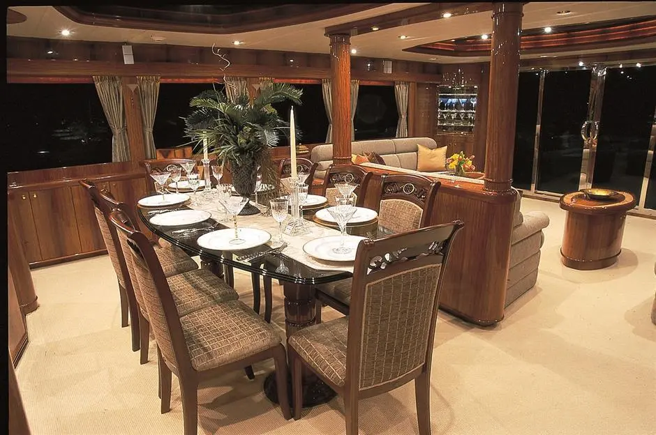 JOHNSON 93 SKYLOUNGE 2026 Johnson Motor Yacht w/On Deck Master Yacht For Sale in Kaohsiung JOHNSON 93 SKYLOUNGE 2026 Johnson Motor Yacht w/On Deck Master Yacht For Sale in Kaohsiung