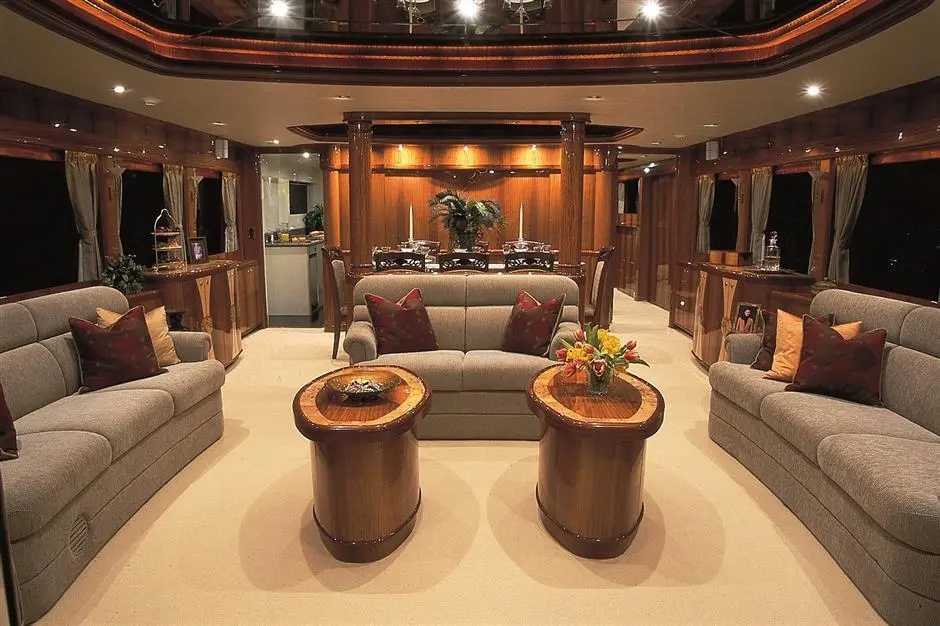 JOHNSON 93 SKYLOUNGE 2026 Johnson Motor Yacht w/On Deck Master Yacht For Sale in Kaohsiung JOHNSON 93 SKYLOUNGE 2026 Johnson Motor Yacht w/On Deck Master Yacht For Sale in Kaohsiung