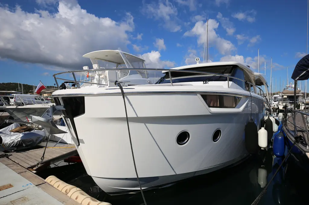 2022 Greenline 45 Coupe Yacht For Sale in Lavrio 2022 Greenline 45 Coupe Yacht For Sale in Lavrio
