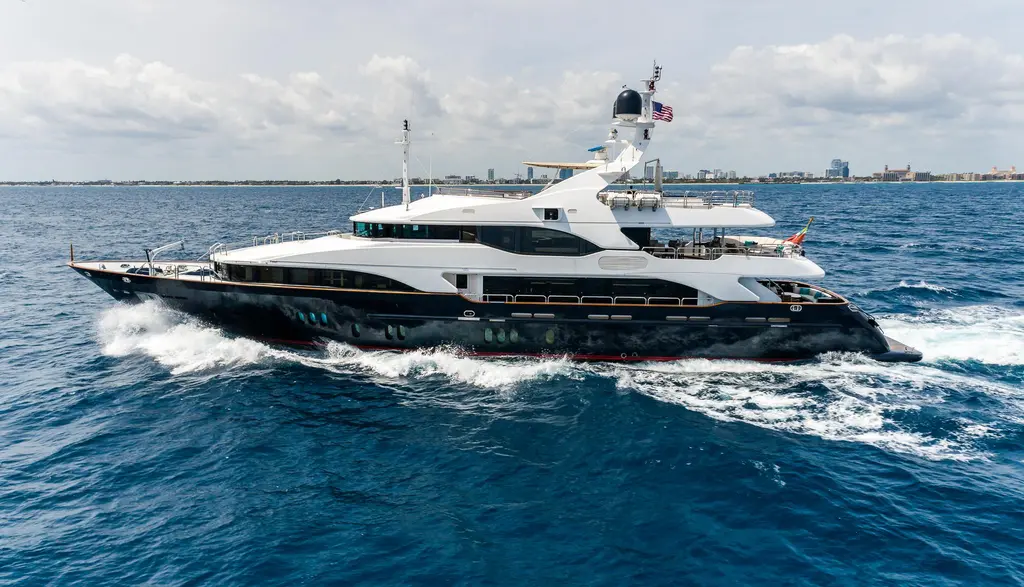 SEASCAPE V 2005 Benetti Vision 145 Yacht For Sale in Sint Maarten SEASCAPE V 2005 Benetti Vision 145 Yacht For Sale in Sint Maarten