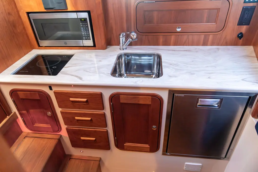 LEODES 2022 Hinckley Picnic Boat 34 S Yacht For Sale in Portsmouth RI LEODES 2022 Hinckley Picnic Boat 34 S Yacht For Sale in Portsmouth RI