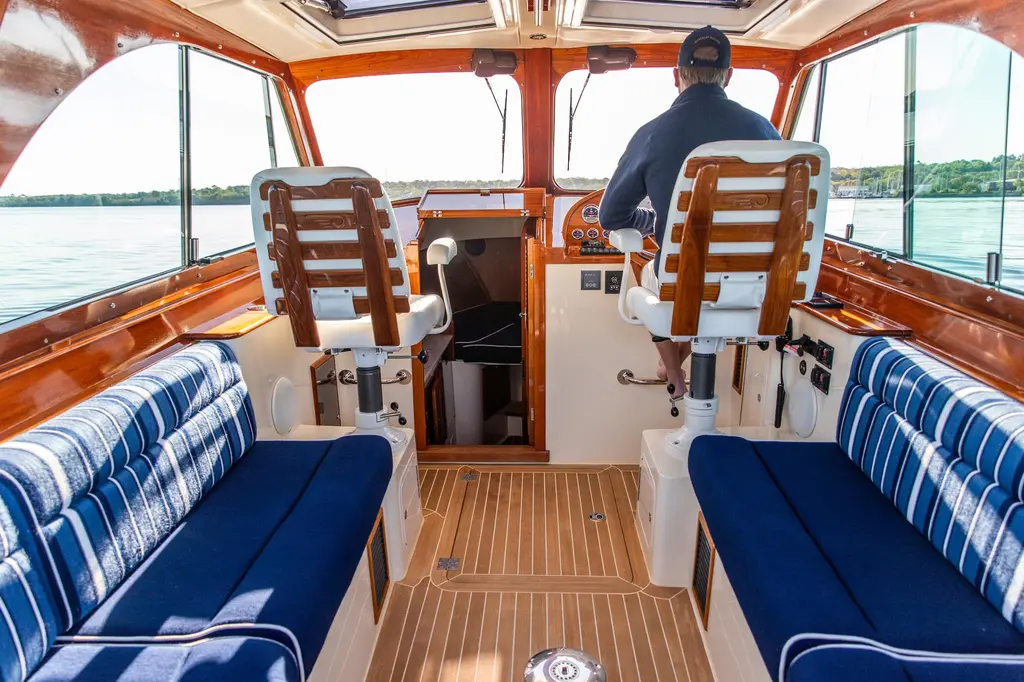 LEODES 2022 Hinckley Picnic Boat 34 S Yacht For Sale in Portsmouth RI LEODES 2022 Hinckley Picnic Boat 34 S Yacht For Sale in Portsmouth RI