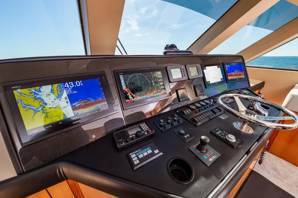 Aces Up 2008 Hatteras 64 ENCLOSED BRIDGE Yacht For Sale in Hampton VA Aces Up 2008 Hatteras 64 ENCLOSED BRIDGE Yacht For Sale in Hampton VA