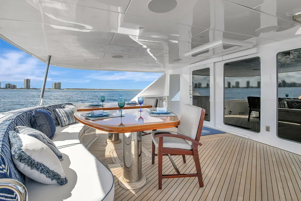 DANIELLE 2005 Hatteras 100 Raised Pilothouse Yacht For Sale in Norwalk CT DANIELLE 2005 Hatteras 100 Raised Pilothouse Yacht For Sale in Norwalk CT