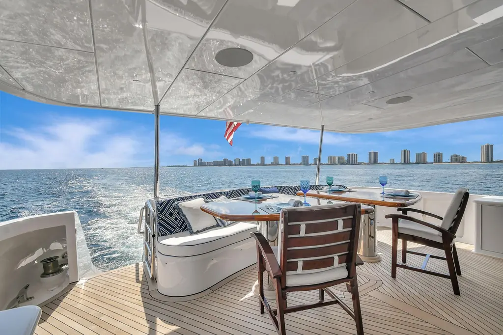 DANIELLE 2005 Hatteras 100 Raised Pilothouse Yacht For Sale in Norwalk CT DANIELLE 2005 Hatteras 100 Raised Pilothouse Yacht For Sale in Norwalk CT