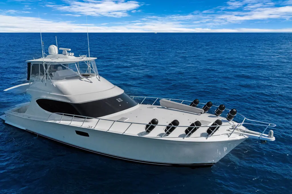 2016 Hatteras GT63 Yacht For Sale in Fort Lauderdale FL 2016 Hatteras GT63 Yacht For Sale in Fort Lauderdale FL