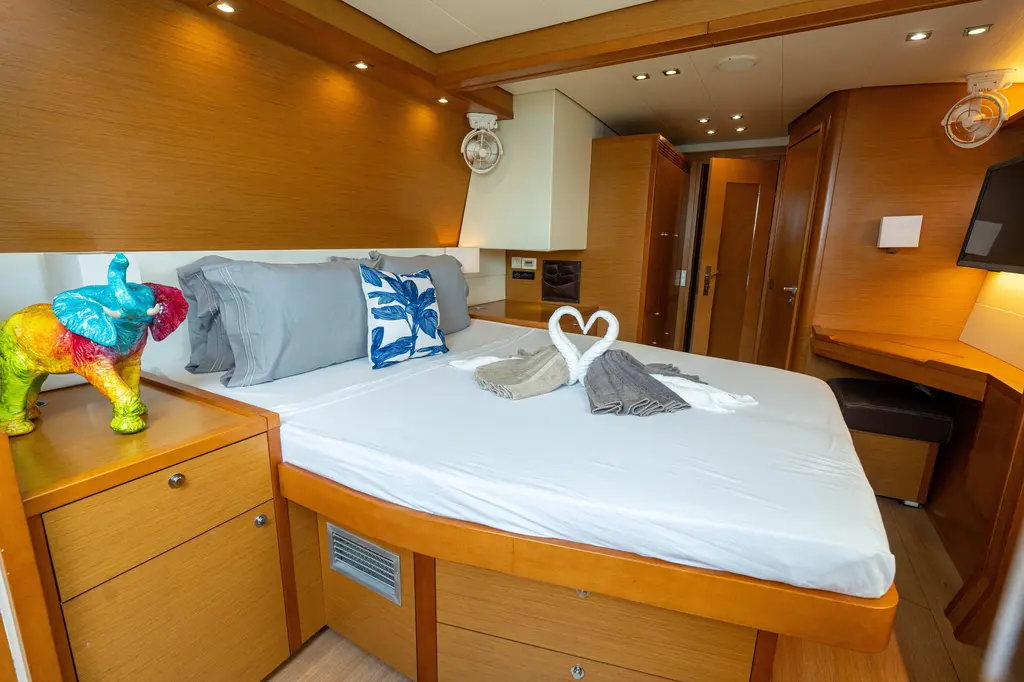 LIBERT? 2011 Lagoon 560 Yacht For Sale in Shelterbay Marina LIBERT? 2011 Lagoon 560 Yacht For Sale in Shelterbay Marina