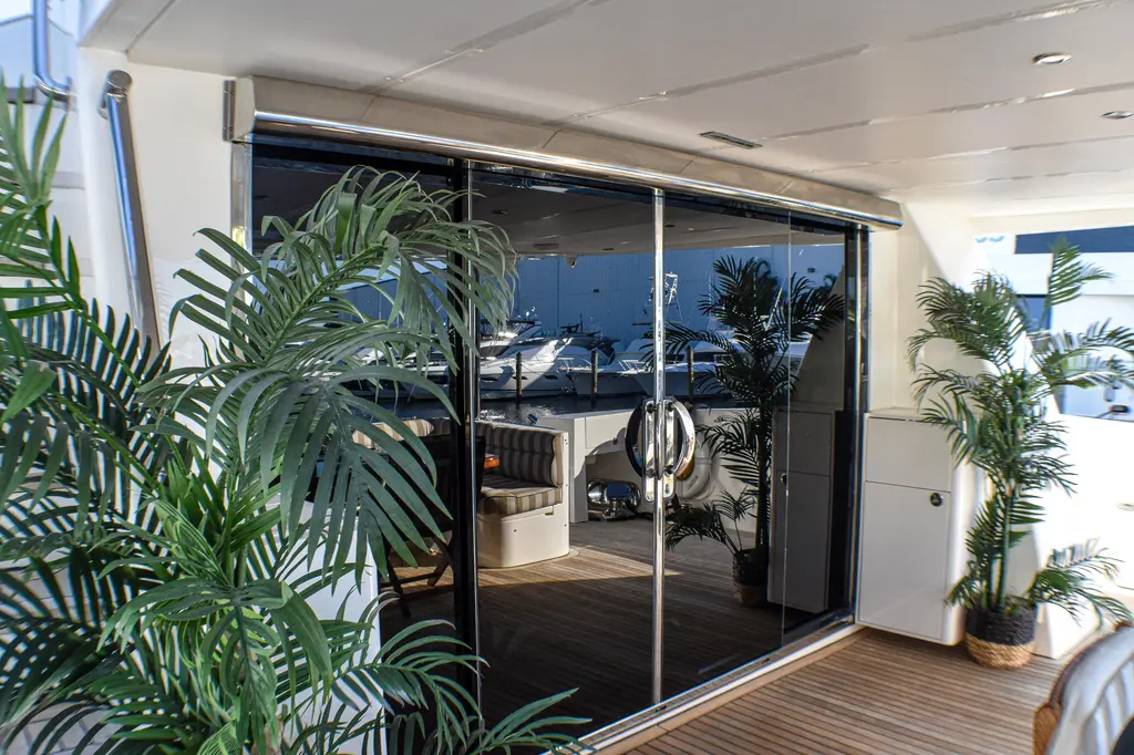 MAGIC MOMENTS 2006 Johnson 87' Motor Yacht Yacht For Sale in Dania Beach FL MAGIC MOMENTS 2006 Johnson 87' Motor Yacht Yacht For Sale in Dania Beach FL