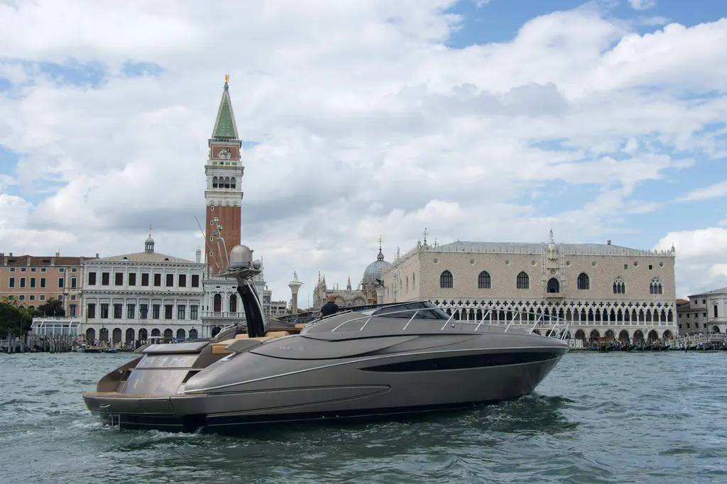 2006 Riva 52' Rivale Yacht For Sale in Venezia IT-VE 2006 Riva 52' Rivale Yacht For Sale in Venezia IT-VE