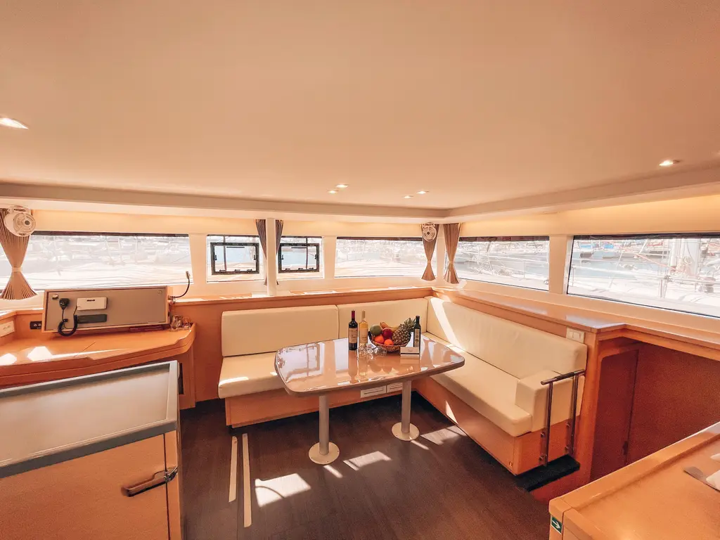 2019 Lagoon 450 S Yacht For Sale in ATHENS 2019 Lagoon 450 S Yacht For Sale in ATHENS