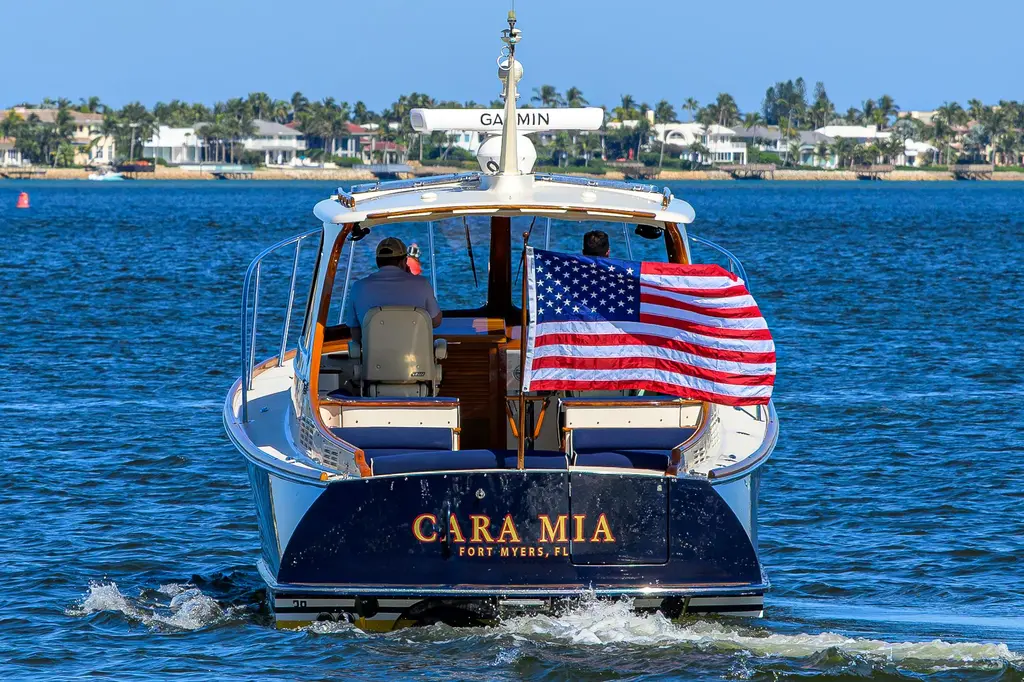 CARA MIA 2010 Hinckley Picnic Boat 37 MKIII Yacht For Sale in Stuart FL