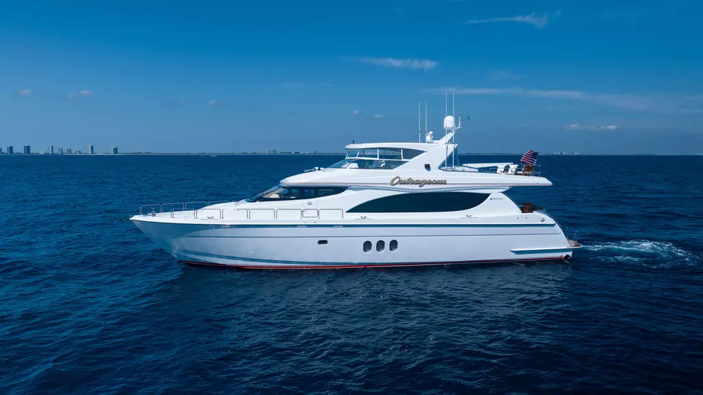 Outrageous 2005 Hatteras 80 Motor Yacht Yacht For Sale in Palm Beach FL Outrageous 2005 Hatteras 80 Motor Yacht Yacht For Sale in Palm Beach FL