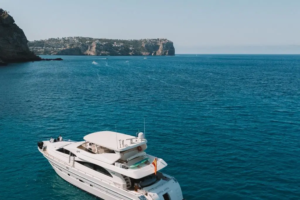 2000 Astondoa 82 GLX Yacht For Sale in Ibiza ES-PM 2000 Astondoa 82 GLX Yacht For Sale in Ibiza ES-PM