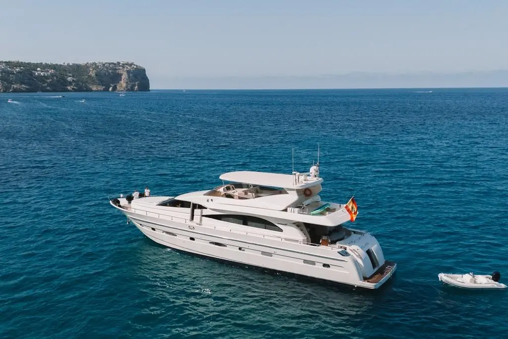 2000 Astondoa 82 GLX Yacht For Sale in Ibiza ES-PM 2000 Astondoa 82 GLX Yacht For Sale in Ibiza ES-PM