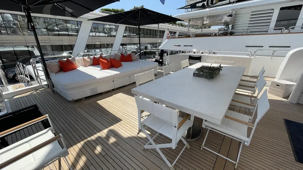 D'ONE 2009 Arno Leopard 46 Yacht For Sale in Beaulieu-sur-Mer D'ONE 2009 Arno Leopard 46 Yacht For Sale in Beaulieu-sur-Mer