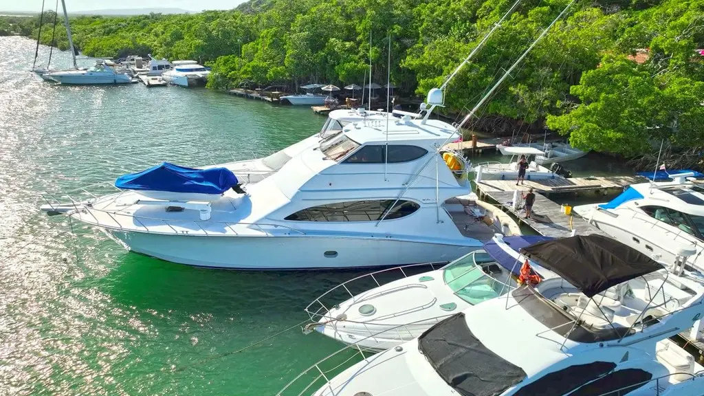 2007 Hatteras 68 Convertible Yacht For Sale in Morrocoy 2007 Hatteras 68 Convertible Yacht For Sale in Morrocoy
