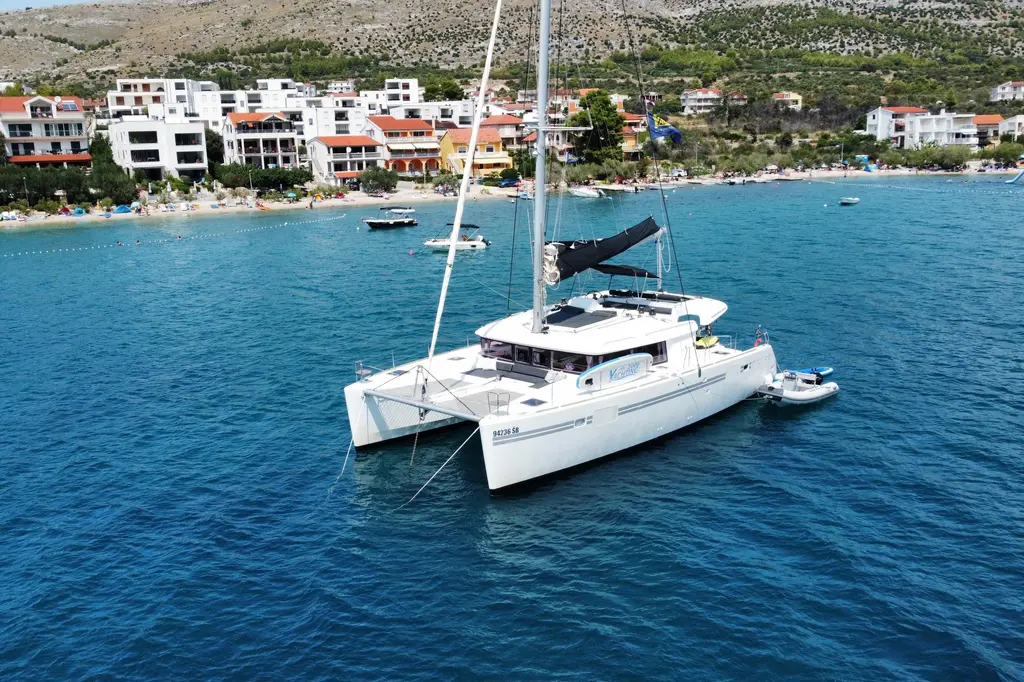 Bagira 2017 Lagoon 450 F Yacht For Sale in Sibenik Bagira 2017 Lagoon 450 F Yacht For Sale in Sibenik
