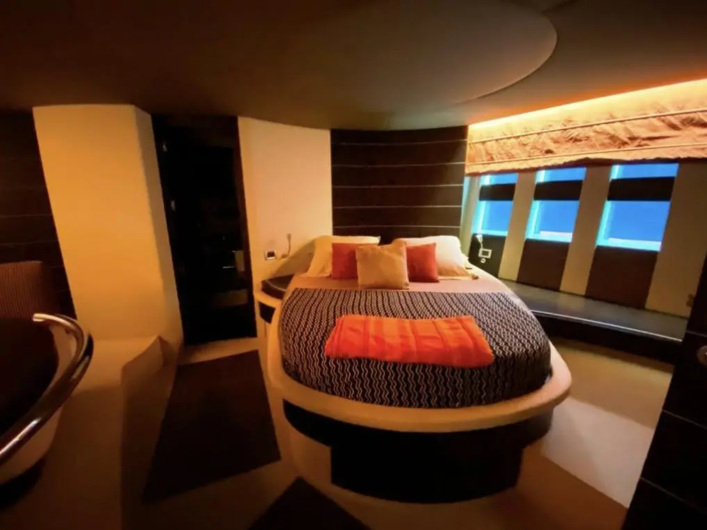 2005 Azimut 68S Yacht For Sale in Mallorca 2005 Azimut 68S Yacht For Sale in Mallorca