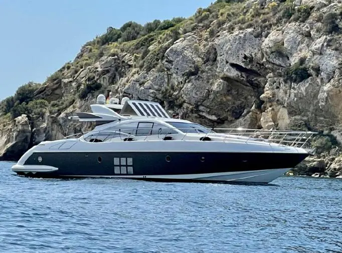 2005 Azimut 68S Yacht For Sale in Mallorca 2005 Azimut 68S Yacht For Sale in Mallorca