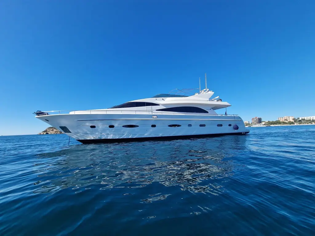 2000 Astondoa 82 GLX Yacht For Sale in Palma de Mallorca 2000 Astondoa 82 GLX Yacht For Sale in Palma de Mallorca