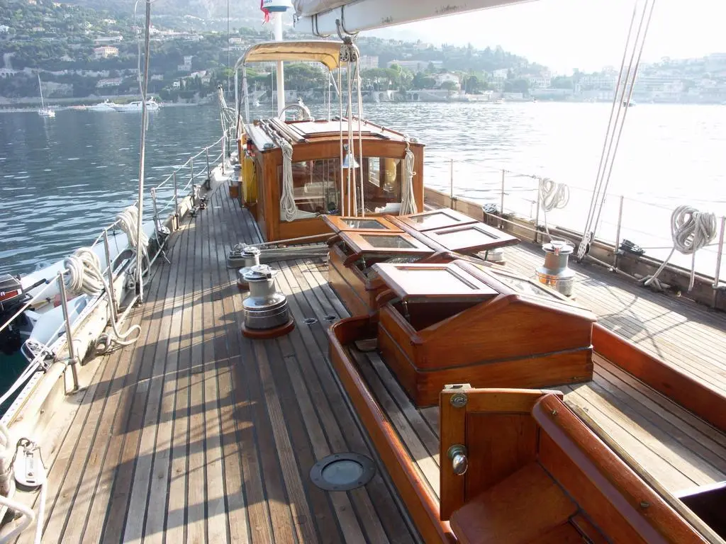 JULIETTE 1929 Robertson ? Yacht For Sale in Palermo JULIETTE 1929 Robertson ? Yacht For Sale in Palermo
