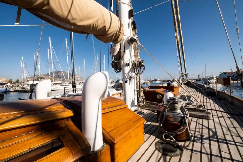 JULIETTE 1929 Robertson ? Yacht For Sale in Palermo JULIETTE 1929 Robertson ? Yacht For Sale in Palermo